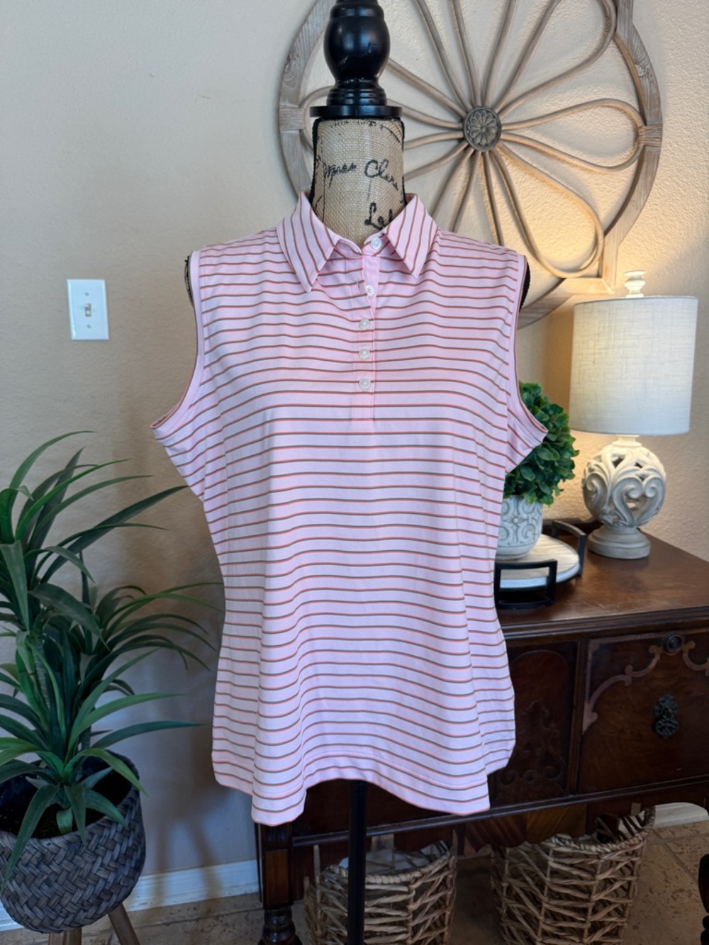 New Nike Sleeveless Pink Striped Golf Polo Top